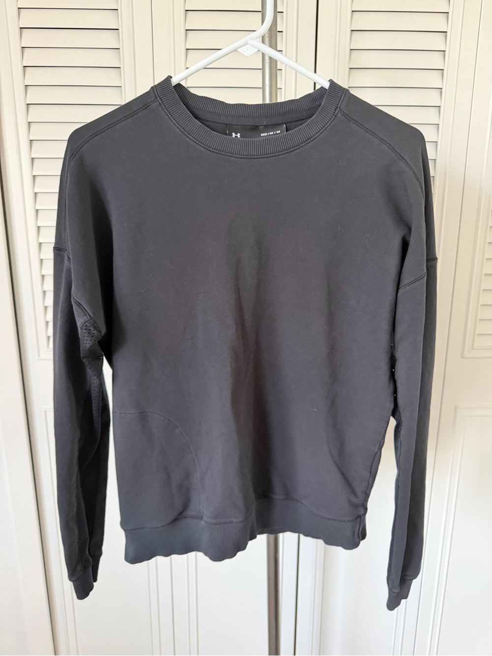 Under Armour Women's Black Crewneck Pullover Sweatshirt